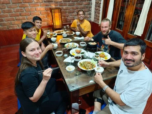 Eating together with the digital nomad community in Himachal