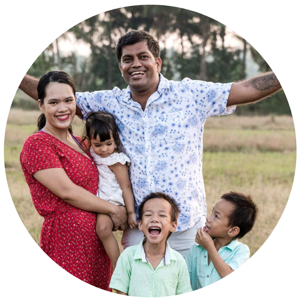 The image shows a digital nomad family in india who founded nomadgao