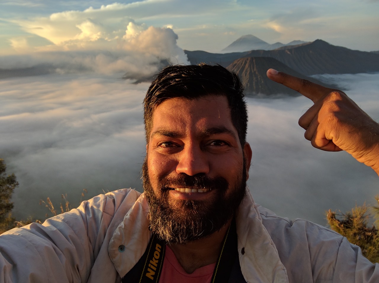The image shows nomadgao founder Mayur Sontakke in Indonesia
