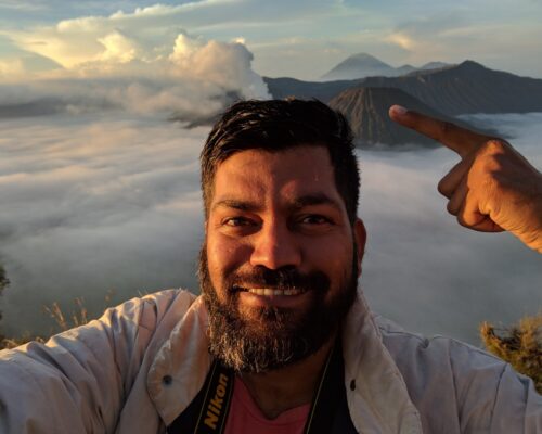 The image shows nomadgao founder Mayur Sontakke in Indonesia